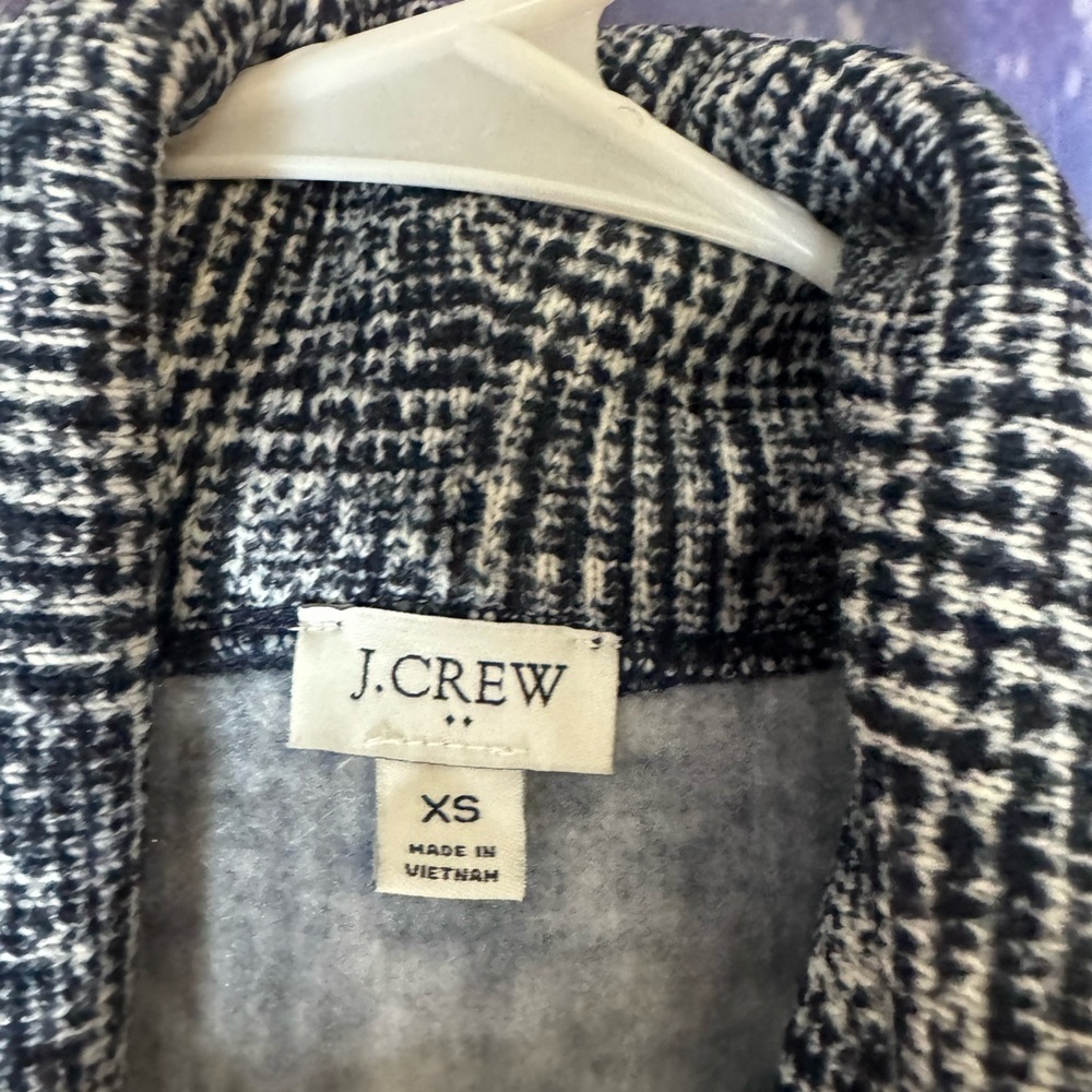 J.crew factory pullover 🛍 - Picture 2 of 3